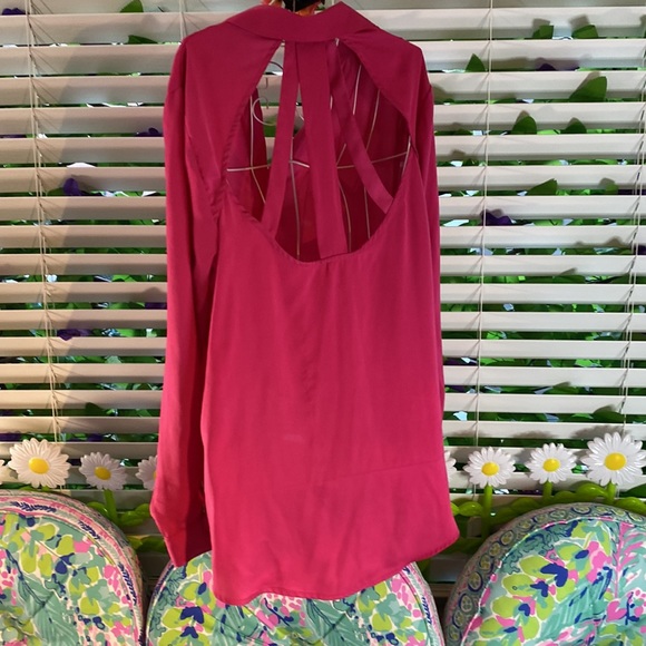 Forever 21 Exclusive pink high low top with back cut outs - Picture 3 of 6